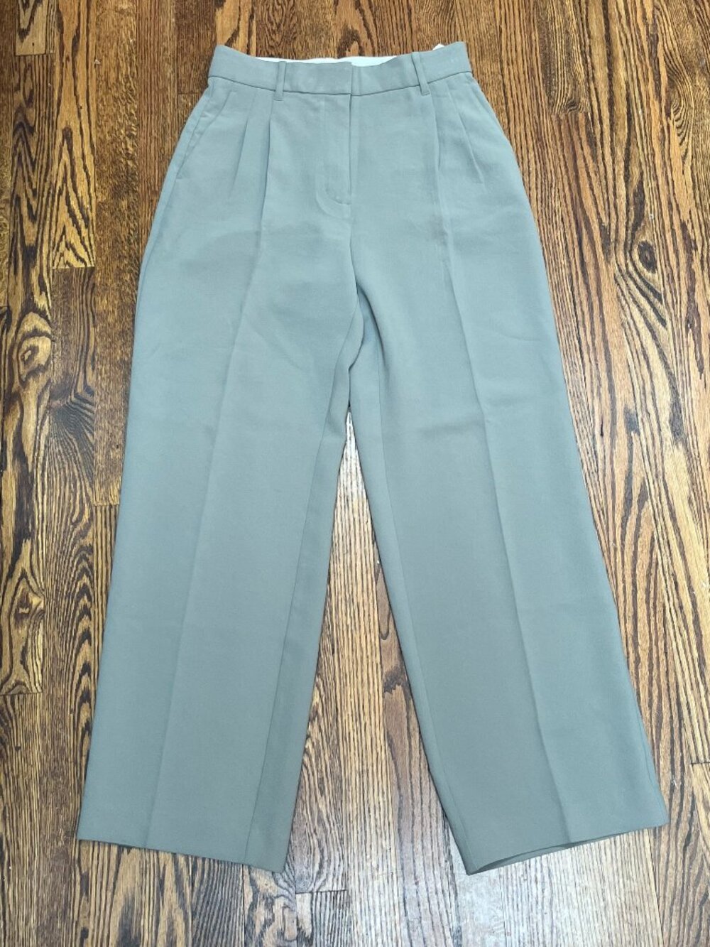 Aritzia Wilfred Effortless Pant Crepette Size 6 XCOND